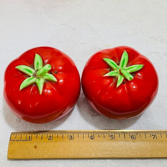 "Pantry Pride" TOMATO Large Salt and Pepper Shakers - Picture 4 of 4